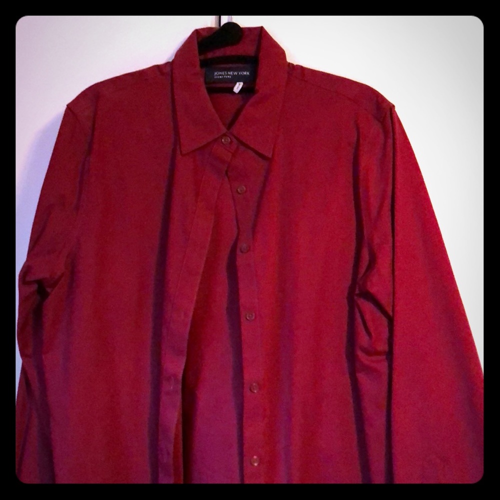 Woman’s Jones of New York button down